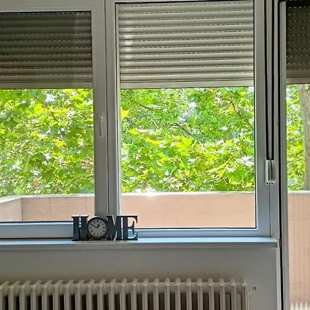 4l Apartment *