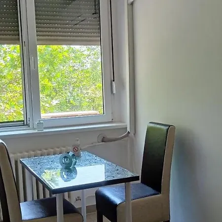 4l Apartment